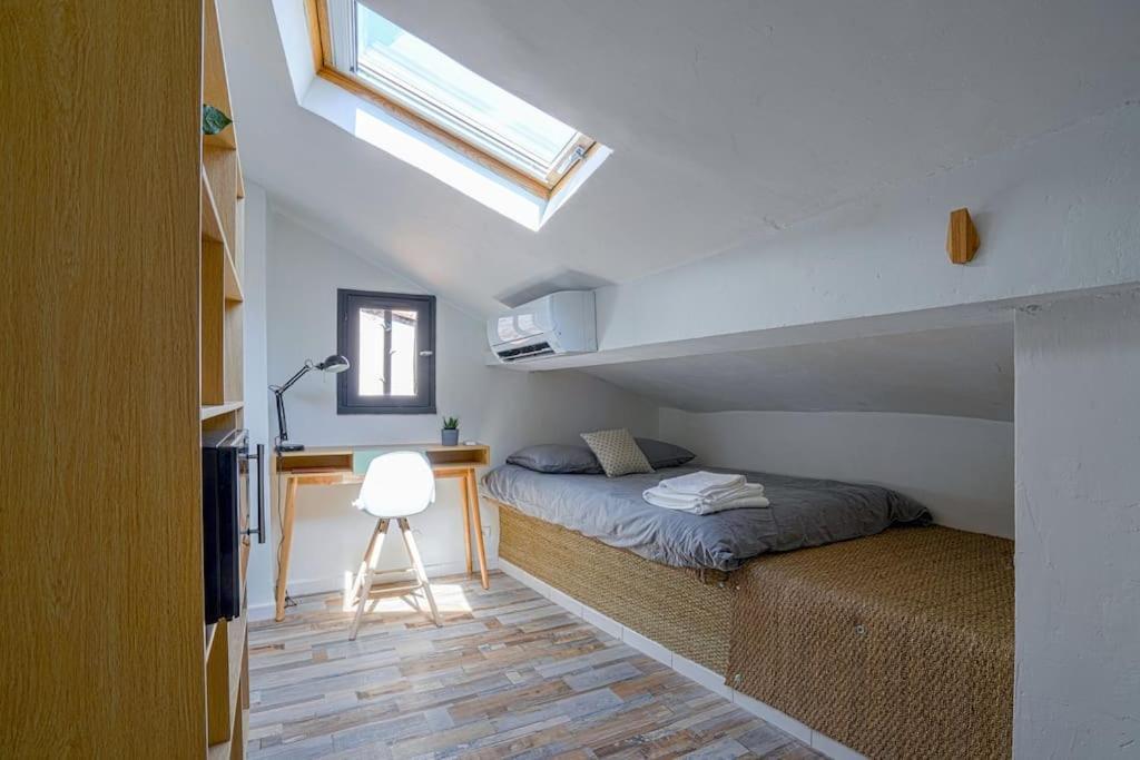 Sous Les Toits Tres Bien Place Et Climatise Apartment
