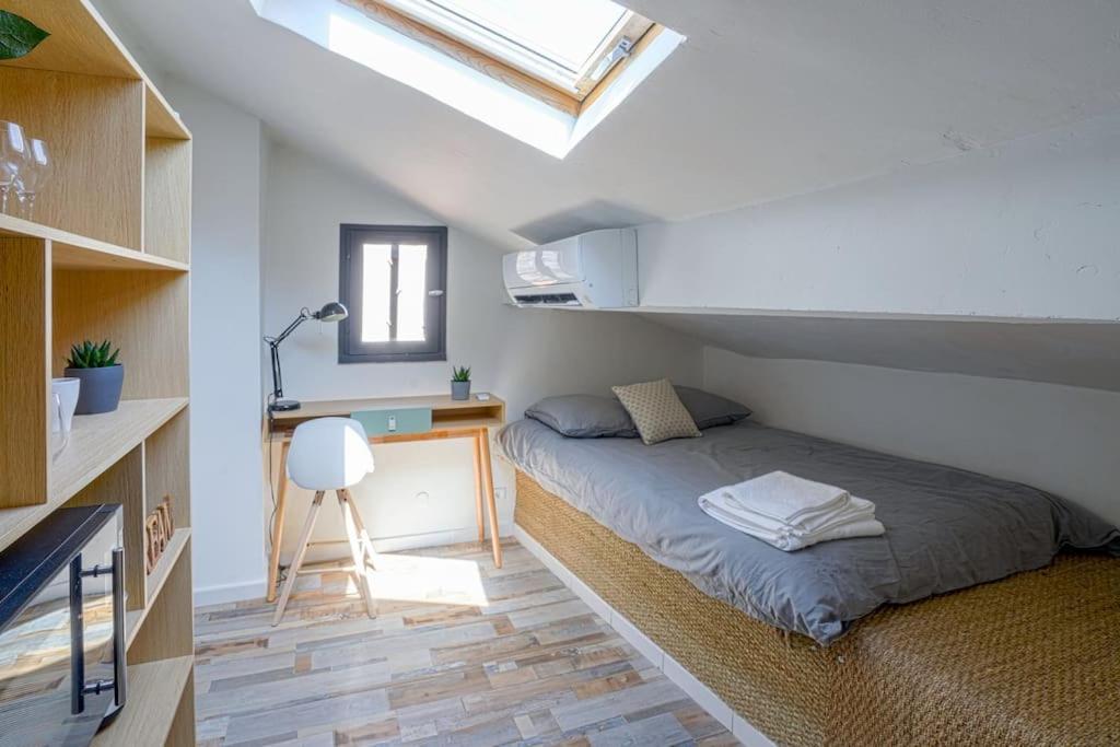 Apartment Sous Les Toits Tres Bien Place Et Climatise Montpellier